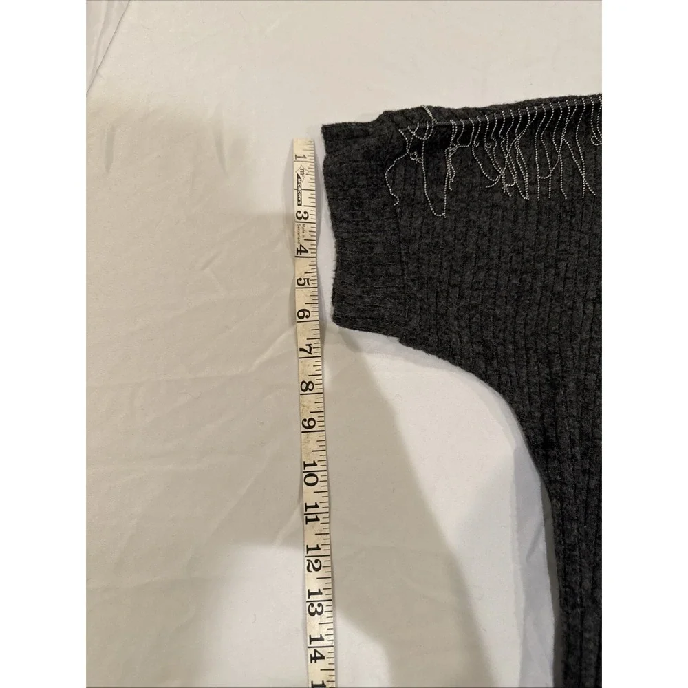 A Love Story Women's Grey Sweater Size XL Is All Right. We're Good. - Picture 6 of 11